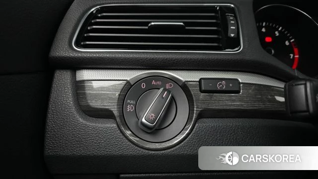 Volkswagen The New Passat id 4620479 из Кореи 19