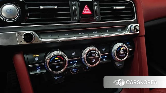 Genesis The New G70 id 4707475 из Кореи 19
