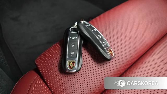 Porsche 911(992) id 4308103 из Кореи 19