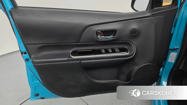 Toyota Prius C id 4390364 из Кореи 19