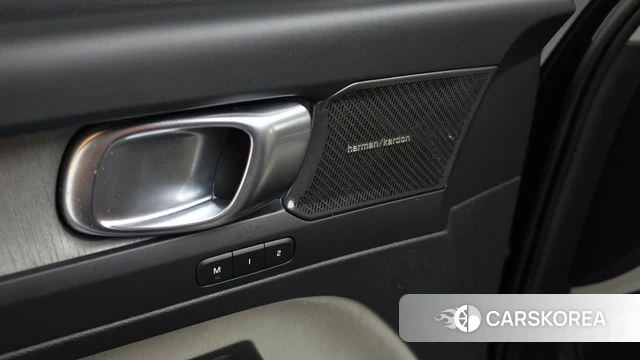 Volvo XC40 id 4591897 из Кореи 19