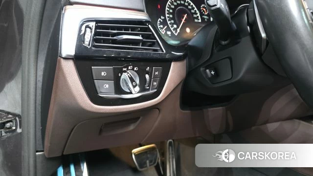 BMW 5 Series (G30) id 4923704 из Кореи 19