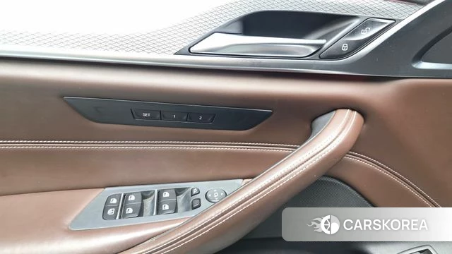 BMW 5 Series (G30) id 4471518 из Кореи 19