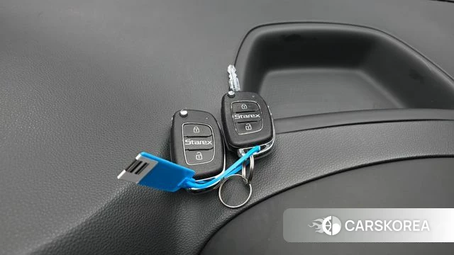 Hyundai The New Grand Starex id 4520770 из Кореи 19