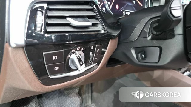 BMW 5 Series (G30) id 4658289 из Кореи 19
