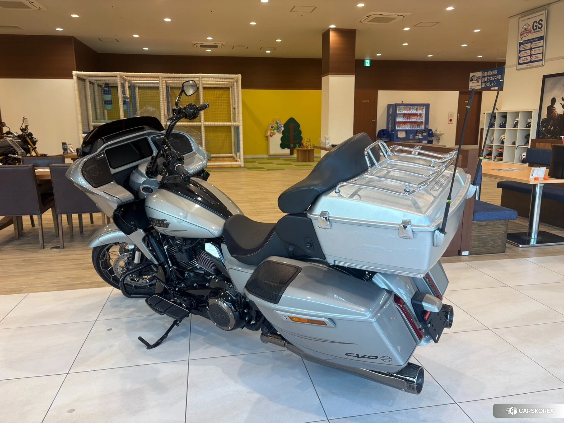 Проданный Harley-Davidson Road Glide FLTRXSE1800 CVO id 4379968 из Японии, фото 19