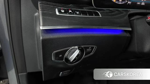 Mercedes-Benz E-Class W213 id 4677286 из Кореи 19