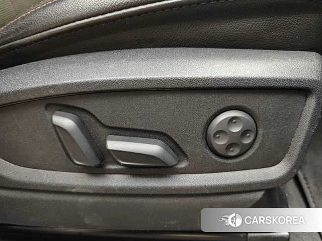 Audi Q5L id 4219973 из Китая 19