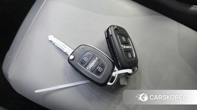 Hyundai The New Grand Starex id 4197251 из Кореи 19