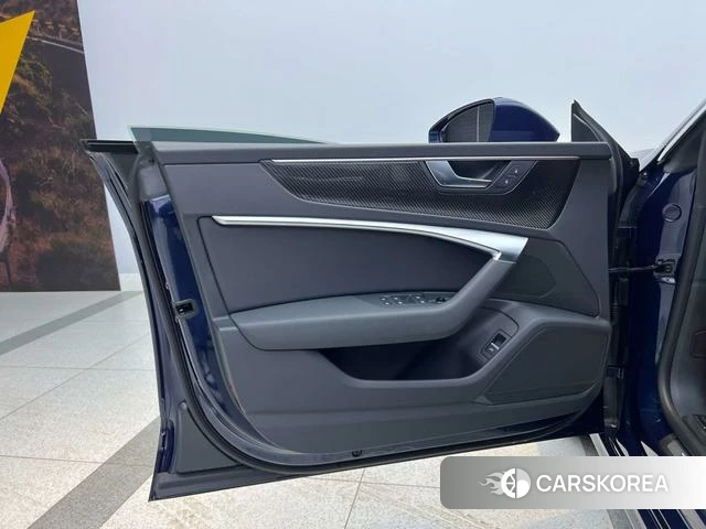 Audi A7L id 4207860 из Китая 19