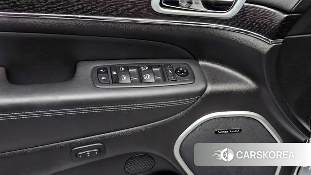 Jeep Grand Cherokee id 4344587 из Кореи 19