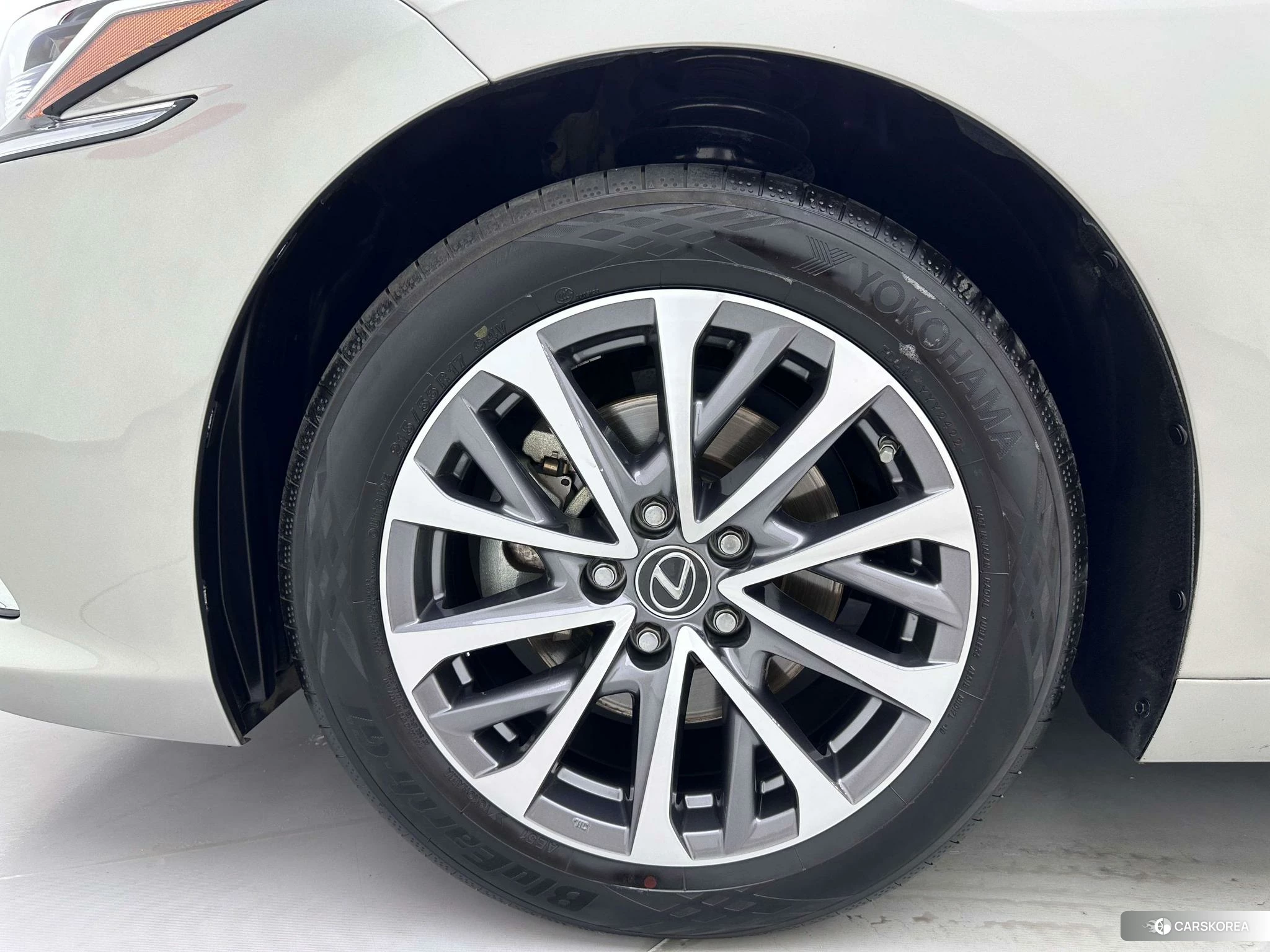 Lexus ES id 4492934 из Китая 19