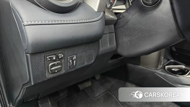 Toyota RAV4 id 4483241 из Кореи 19