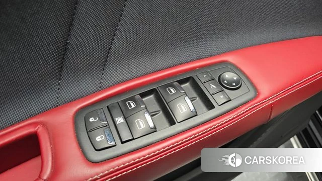 Maserati Quattroporte id 4331314 из Кореи 19