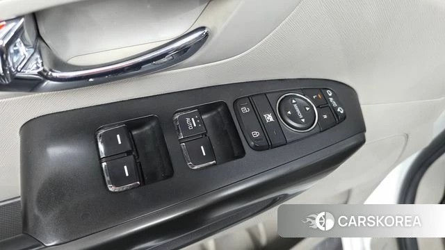 Kia The New Carnival id 4610219 из Кореи 19