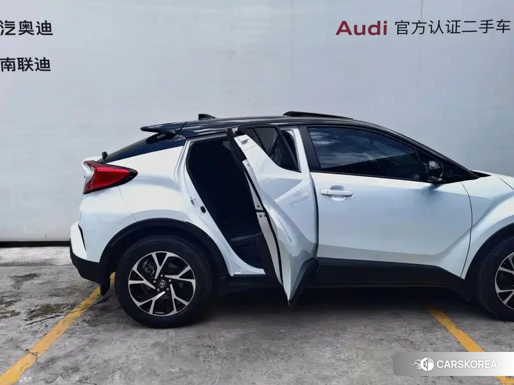 Toyota C-HR id 4654490 из Китая 19
