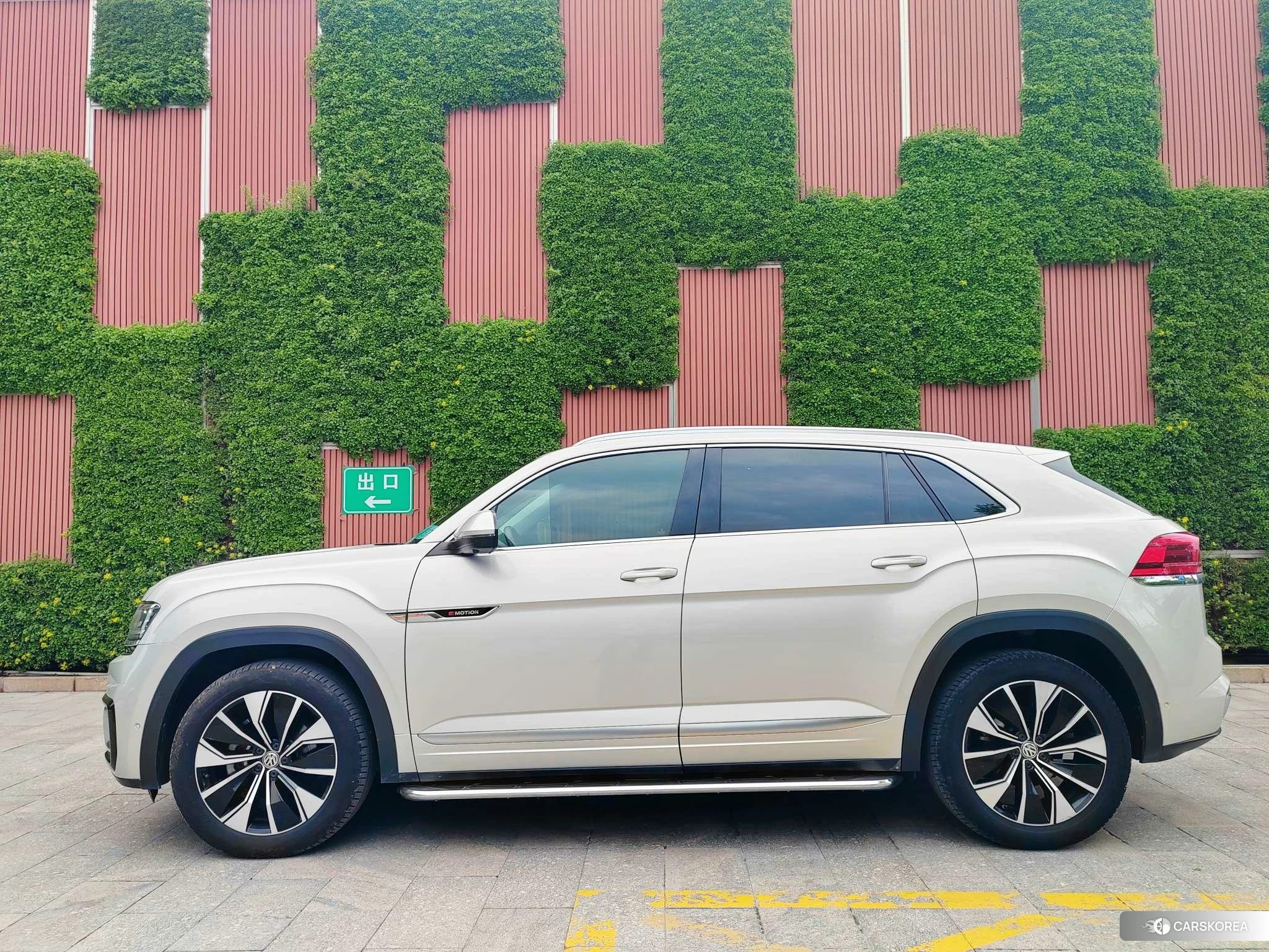 Volkswagen Tourang id 4461691 из Китая 19