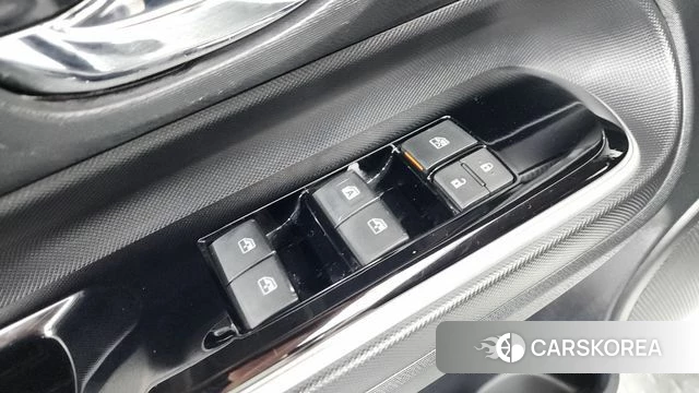 Toyota Prius C id 4557969 из Кореи 19