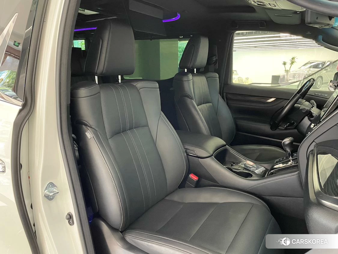 Lexus LM id 4515205 из Китая 19