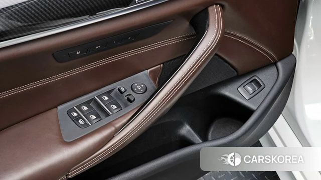 BMW 5 Series (G30) id 4246274 из Кореи 19