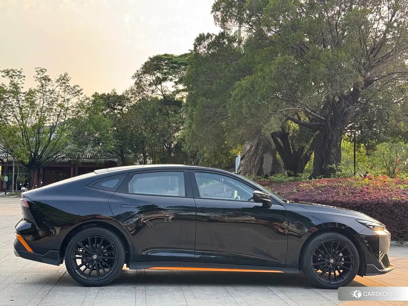 Chang'an Changan UNI-V id 4565293 из Китая 19