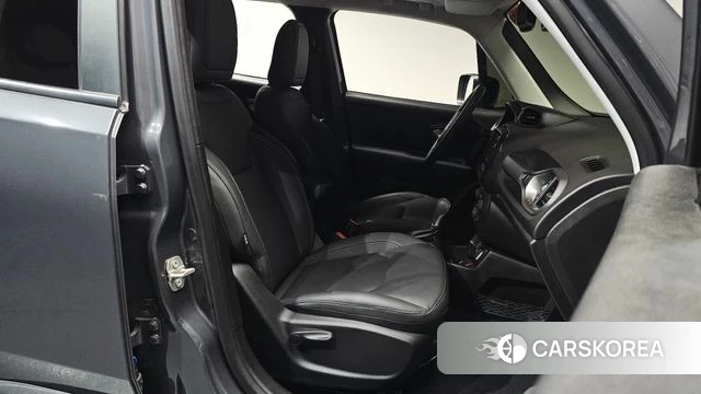 Jeep Renegade id 4650058 из Кореи 19