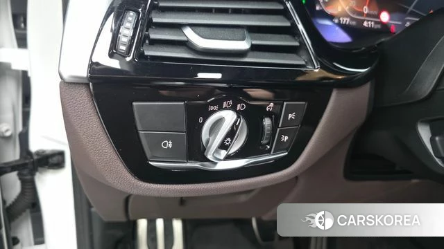 BMW 5 Series (G30) id 4591438 из Кореи 19