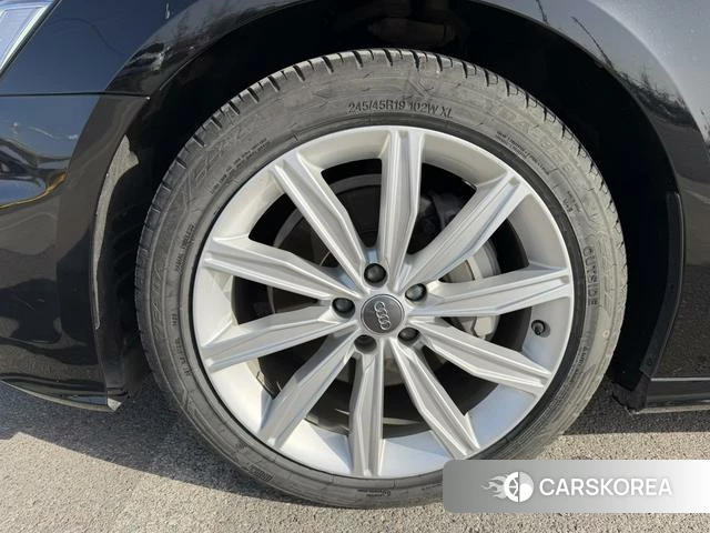 Audi A6L id 4276122 из Китая 19