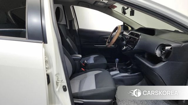 Toyota Prius C id 4285555 из Кореи 19
