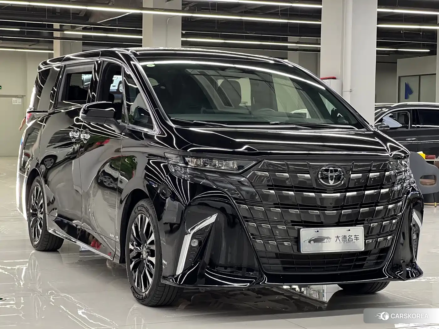 Toyota Elfa id 4606841 из Китая 19