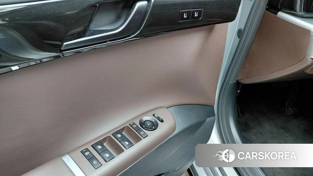 Hyundai Grandeur (GN7) id 4280336 из Кореи 19