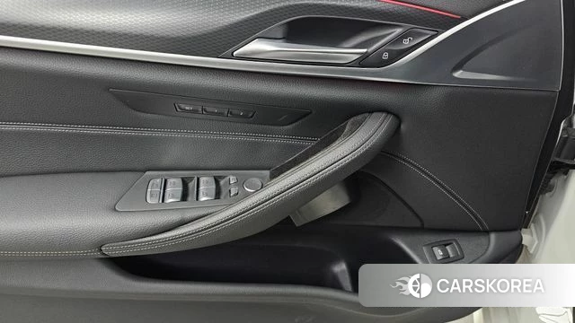 BMW 5 Series (G30) id 4281801 из Кореи 19