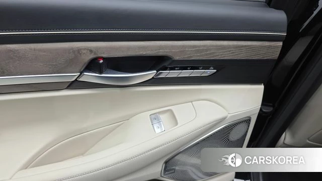 Genesis G90 id 4495624 из Кореи 19