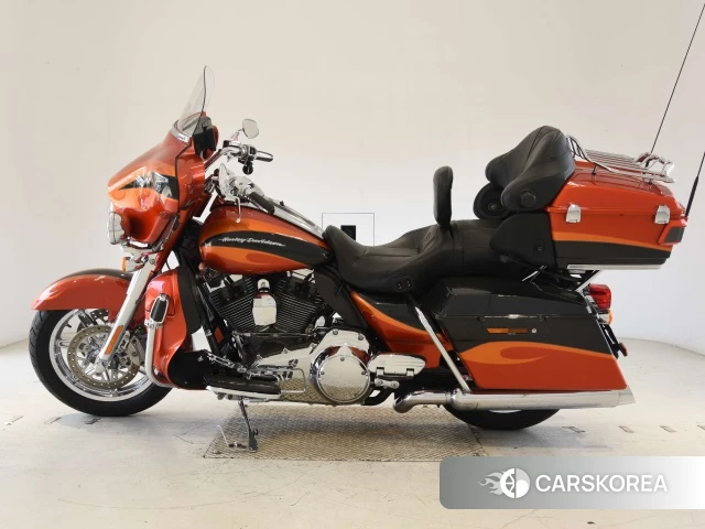 Harley-Davidson Electra Glide FLHTCUSE1800 CVO id 3947966 из Японии 18