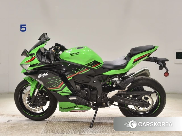 Kawasaki ZX-4RR KRT id 3949157 из Японии 18