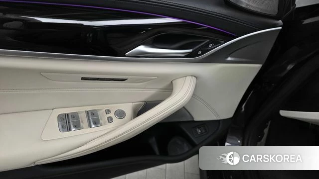BMW 5 Series (G30) id 4500495 из Кореи 19