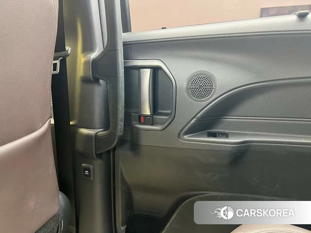 Toyota Saina id 4258444 из Китая 19