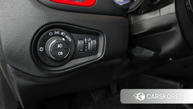 Jeep Renegade id 4683683 из Кореи 19