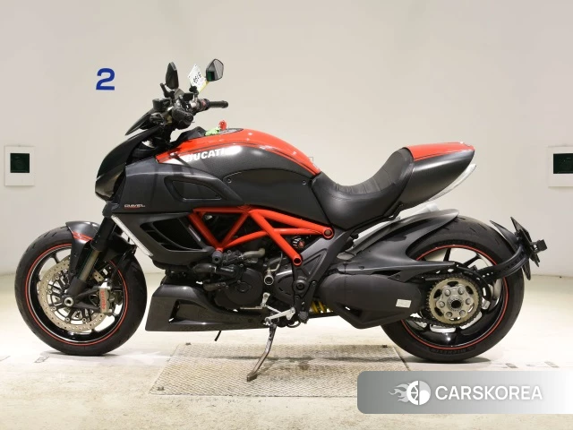 Ducati DIAVEL CARBON id 3945793 из Японии 19