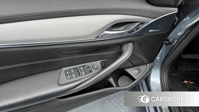 BMW 5 Series (G30) id 4188215 из Кореи 19