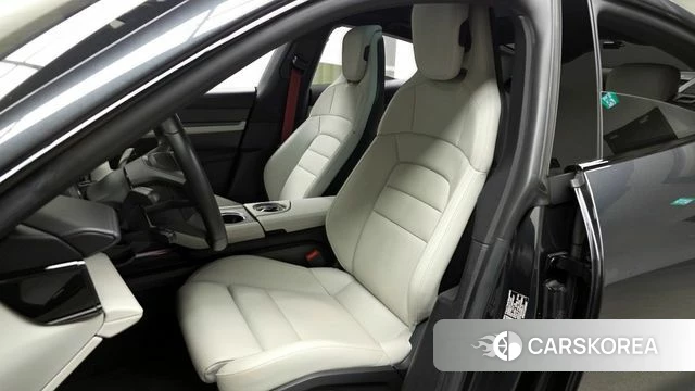 Porsche Taycan id 4244648 из Кореи 19