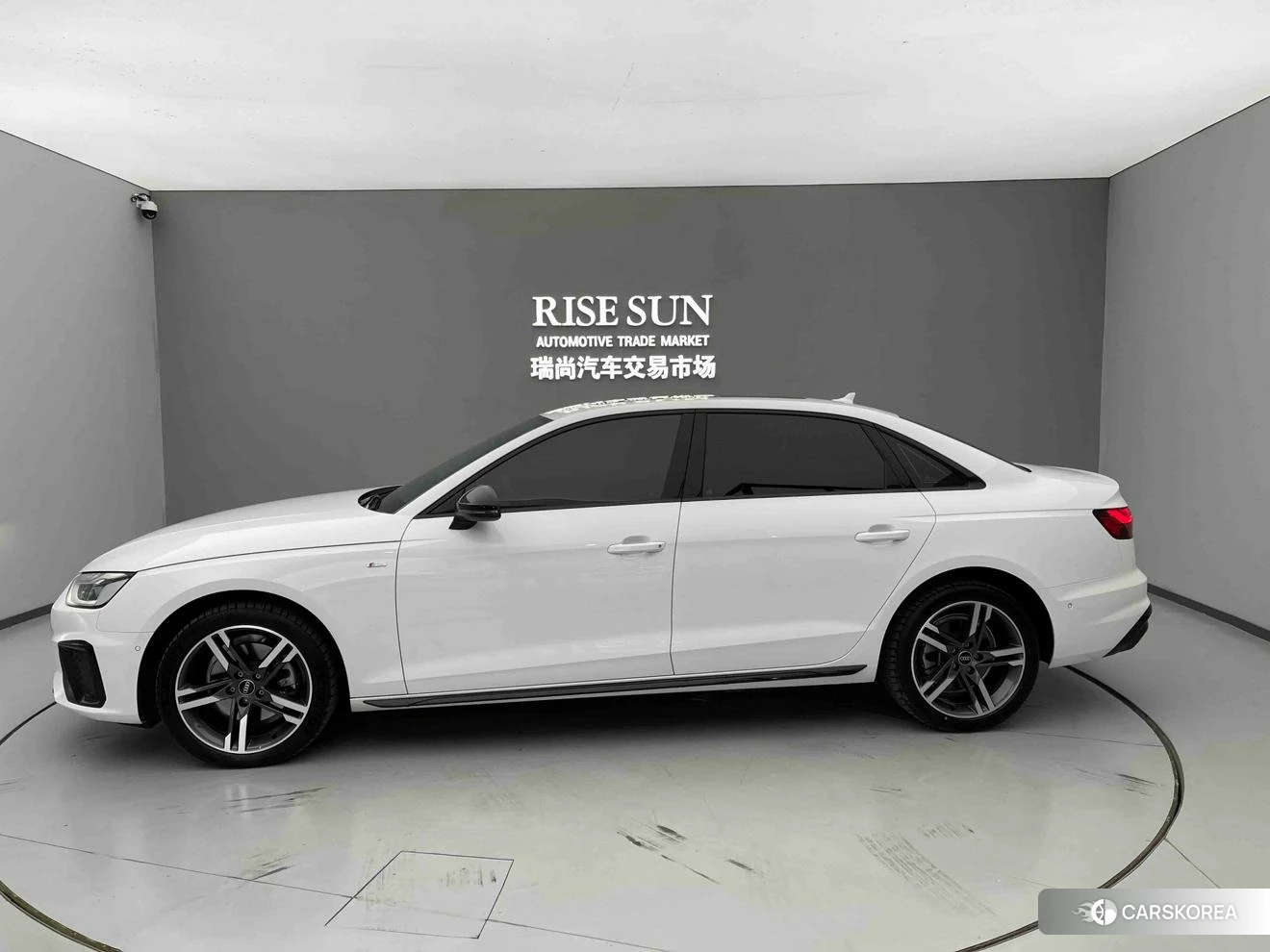 Audi A4L id 4504665 из Китая 20