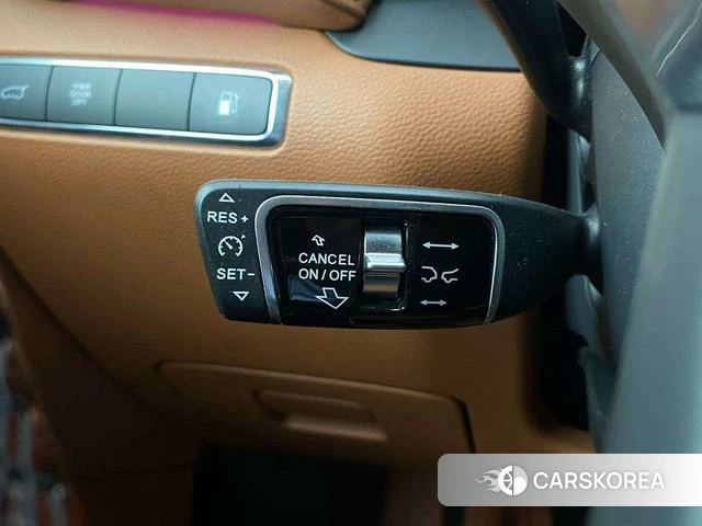 Red flag HQ9 PHEV id 4254863 из Китая 20