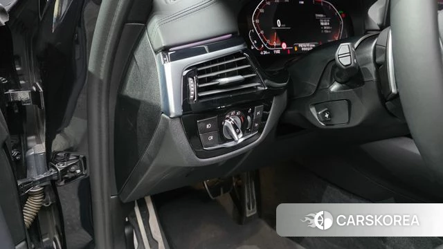 BMW 5 Series (G30) id 4371039 из Кореи 20