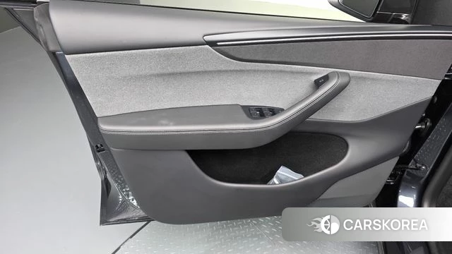 Tesla Model Y id 4752689 из Кореи 20