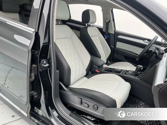 Volkswagen Magotan id 4275944 из Китая 20
