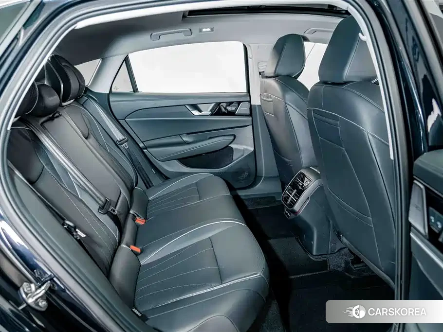 Volkswagen Passat id 4576759 из Китая 20