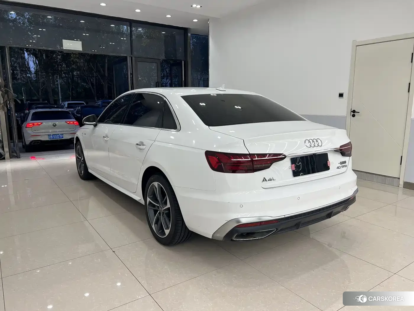 Audi A4L id 4570595 из Китая 20