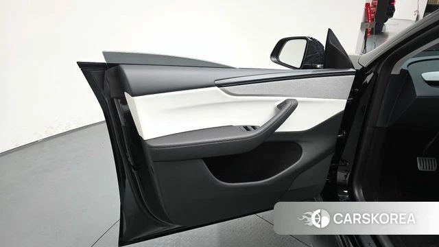 Tesla Model Y id 4200608 из Кореи 20