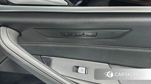 BMW 5 Series (G30) id 4409926 из Кореи 20